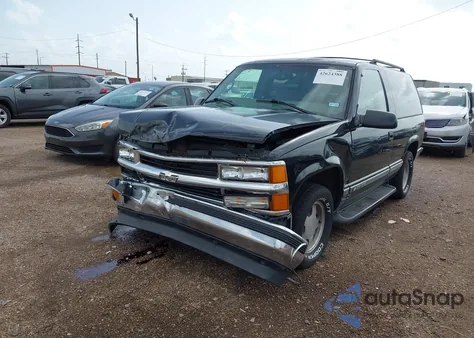 1999 Chevrolet Tahoe from USA, damaged, VIN 3GNEC18R5XG214548